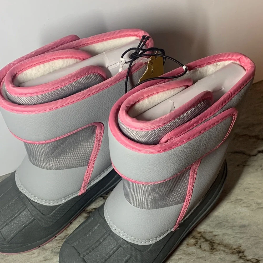 Cat & Jack Lenny Gray and Pink  Kids Boots